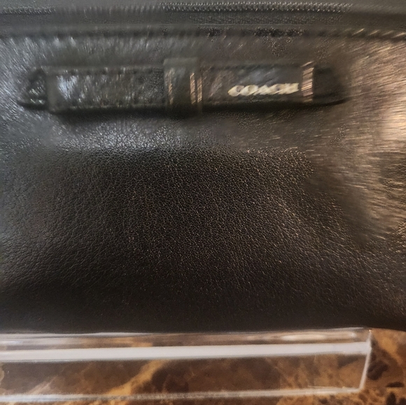 Coach Shiny Black Leather Wristlet EUC - Picture 5 of 16